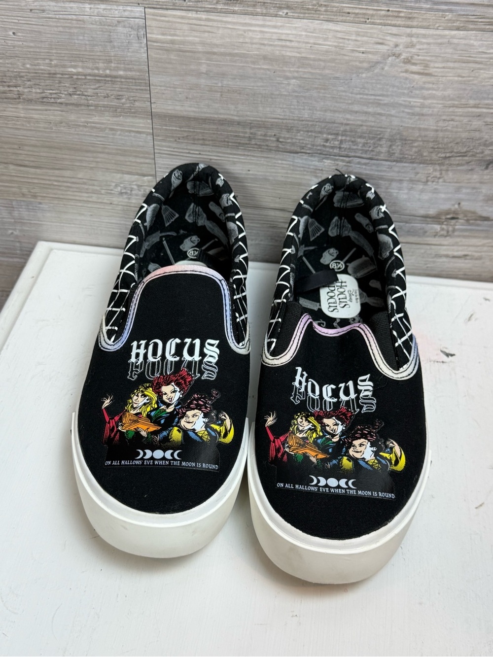 Disney Hocus Pocus Sanderson Sisters Slip On Canvas Sneakers Shoes Womens 8.5 - Picture 1 of 10